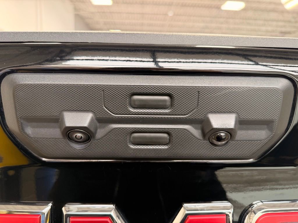 Used 2025 GMC Sierra 2500 AT4 w/ AT4 Premium Plus Package image 7