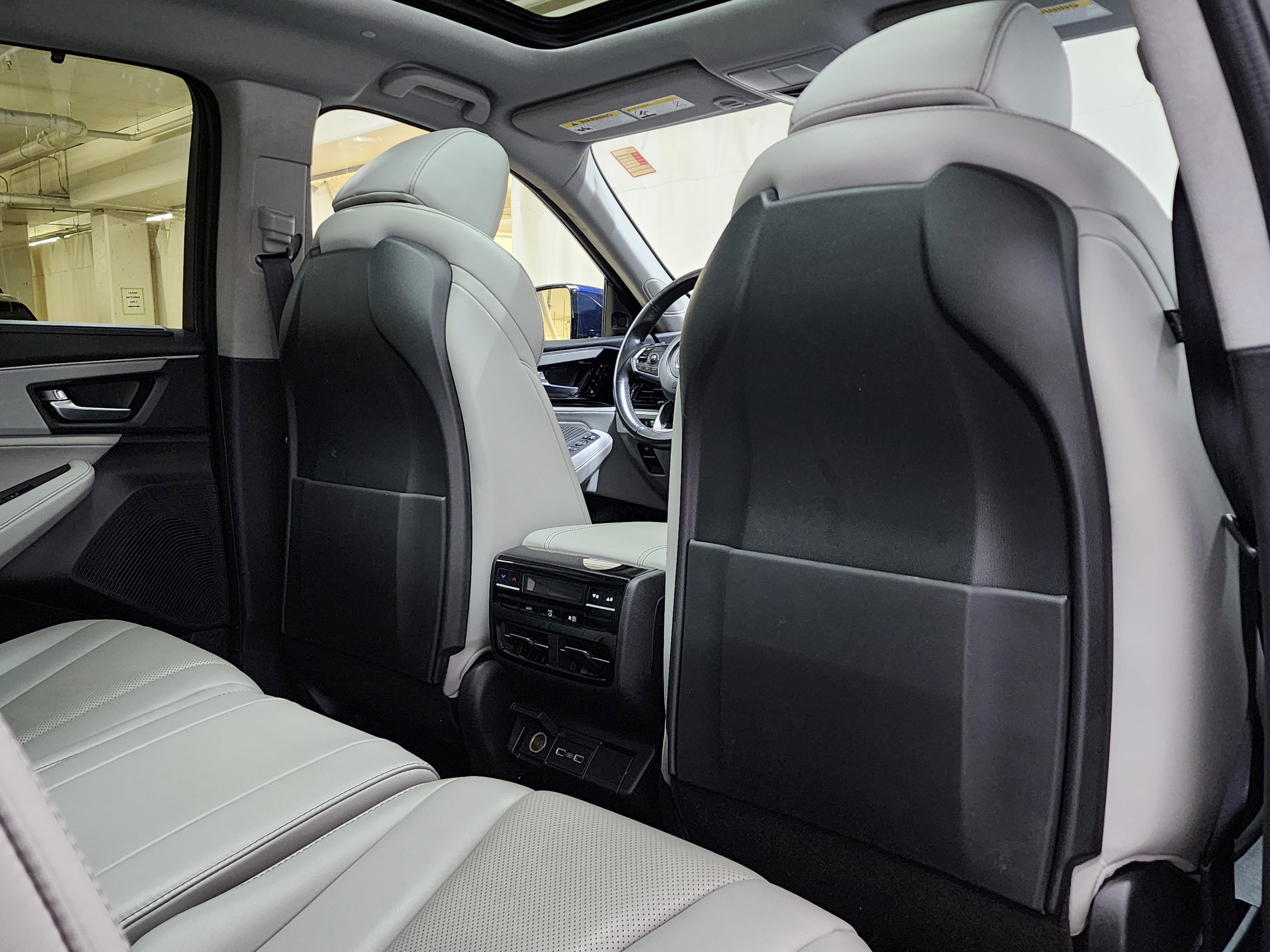Used 2024 Acura MDX SH-AWD w/ Technology Package image 19