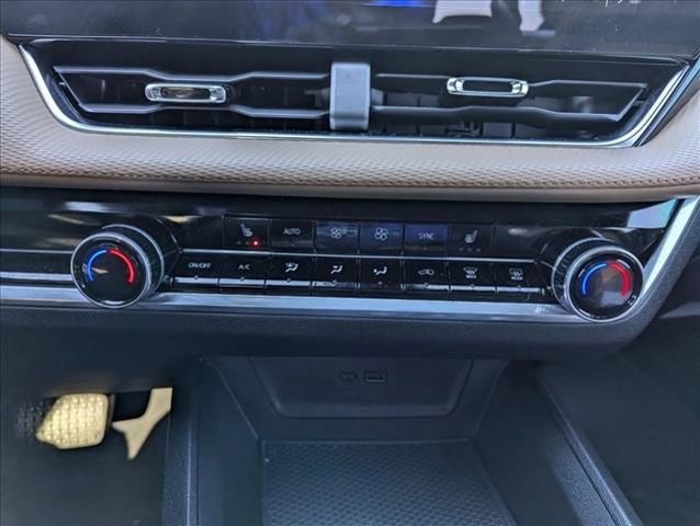 Used 2025 Chevrolet Equinox ACTIV w/ Safety and Technology Package image 20