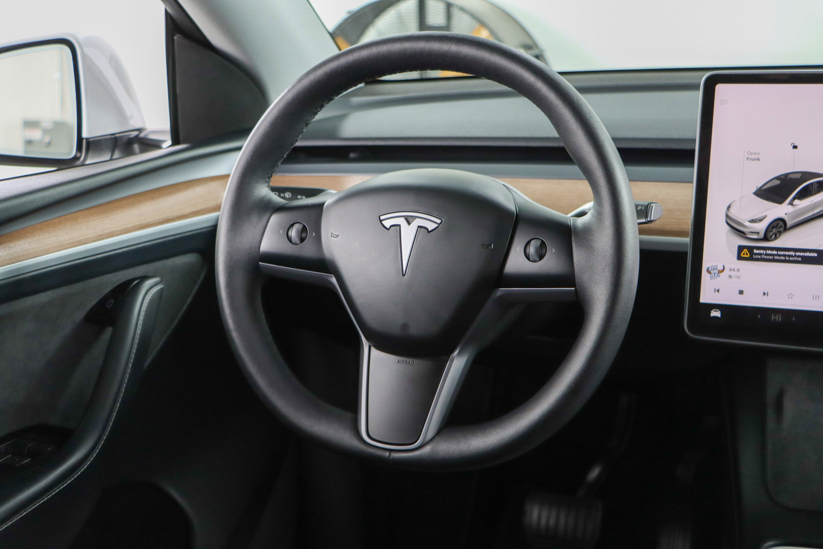 Used 2024 Tesla Model Y Long Range AWD/4WD image 12