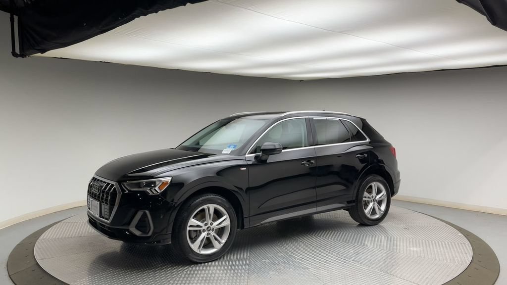 Used 2021 Audi Q3 2.0T Premium Plus w/ Premium Plus Package AWD/4WD image 6