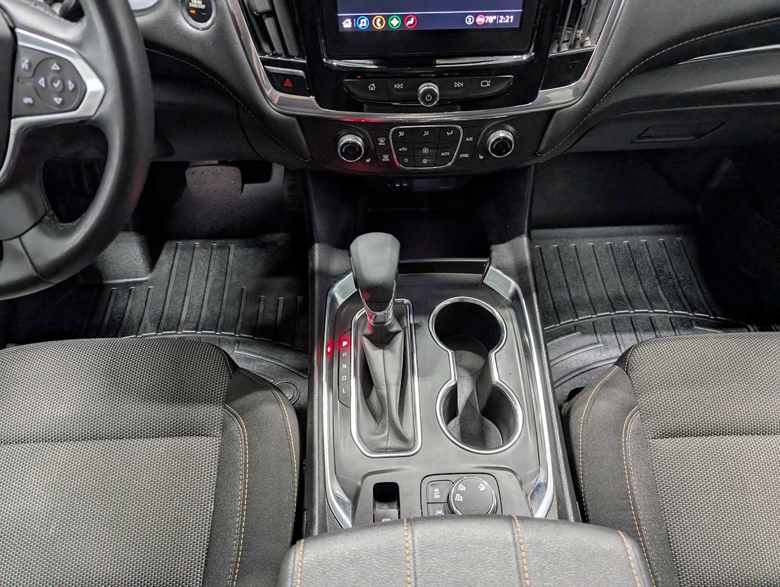 Used 2021 Chevrolet Traverse LT image 18