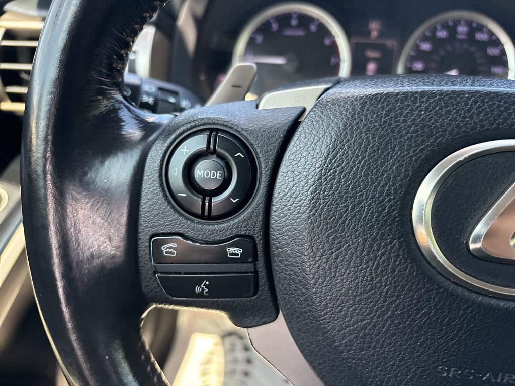 Used 2016 Lexus IS 200t RWD image 18