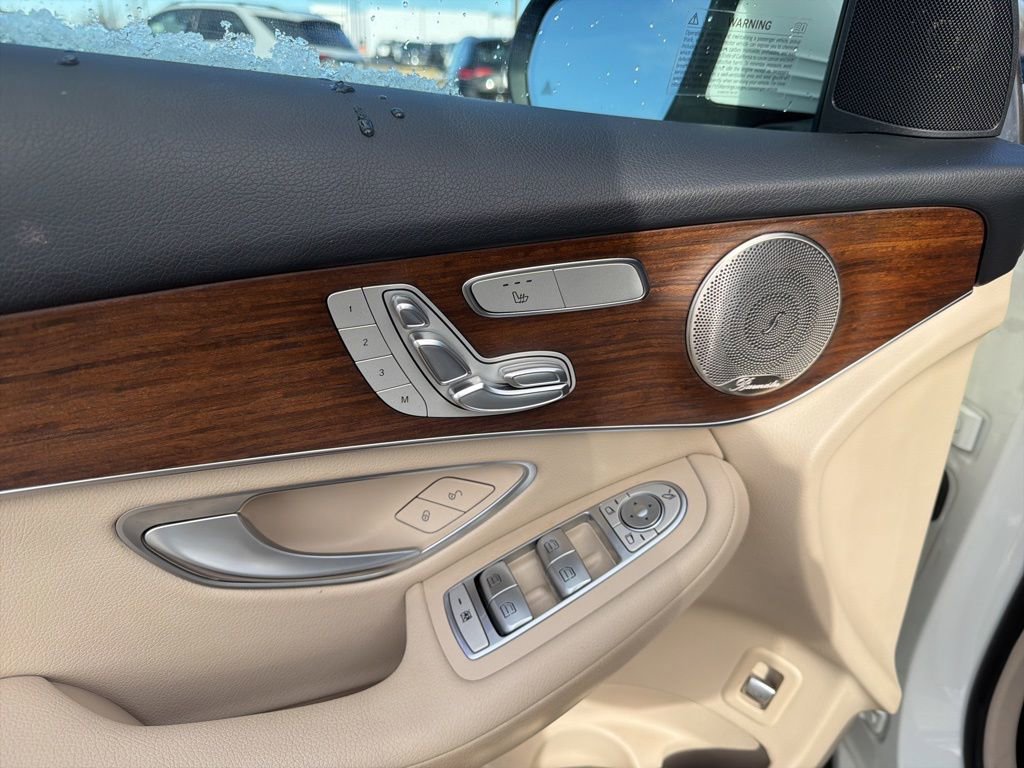 Used 2021 Mercedes-Benz GLC 300 4MATIC image 13