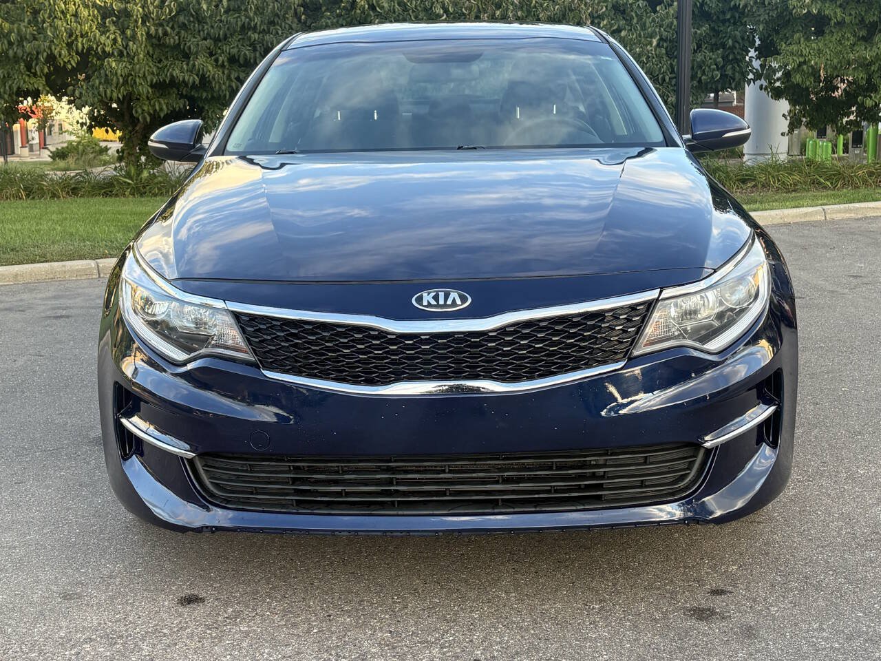 Used 2018 Kia Optima LX w/ 17" Alloy Wheels Package FWD image 5