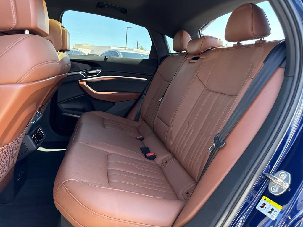 Used 2022 Audi e-tron Prestige AWD/4WD image 24