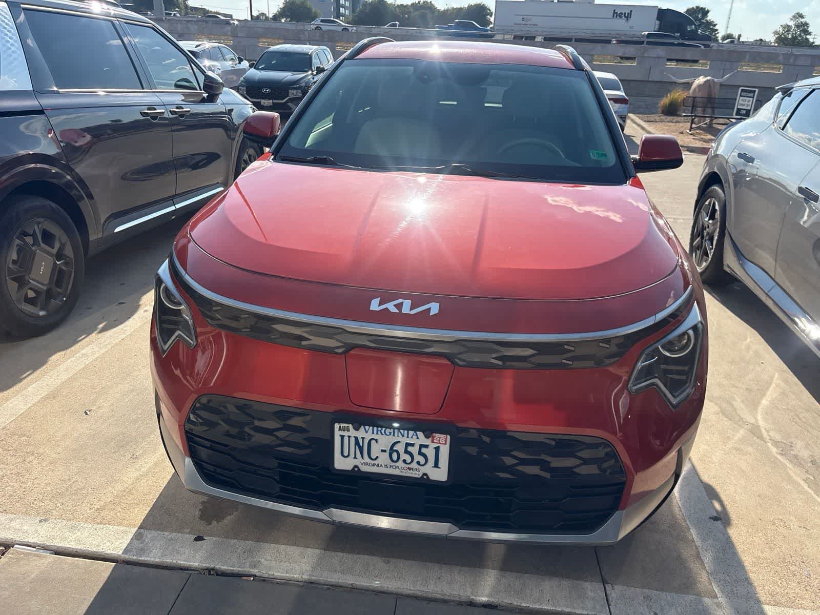 Certified 2023 Kia Niro Wind w/ Wind Preserve Package FWD image 2