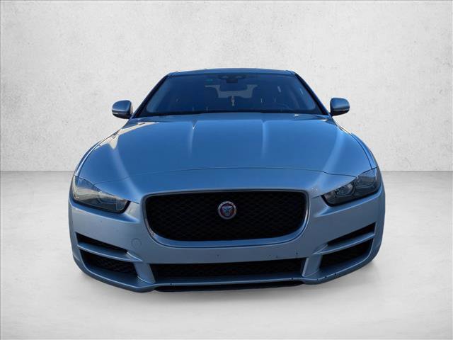 Used 2017 Jaguar XE Premium image 2