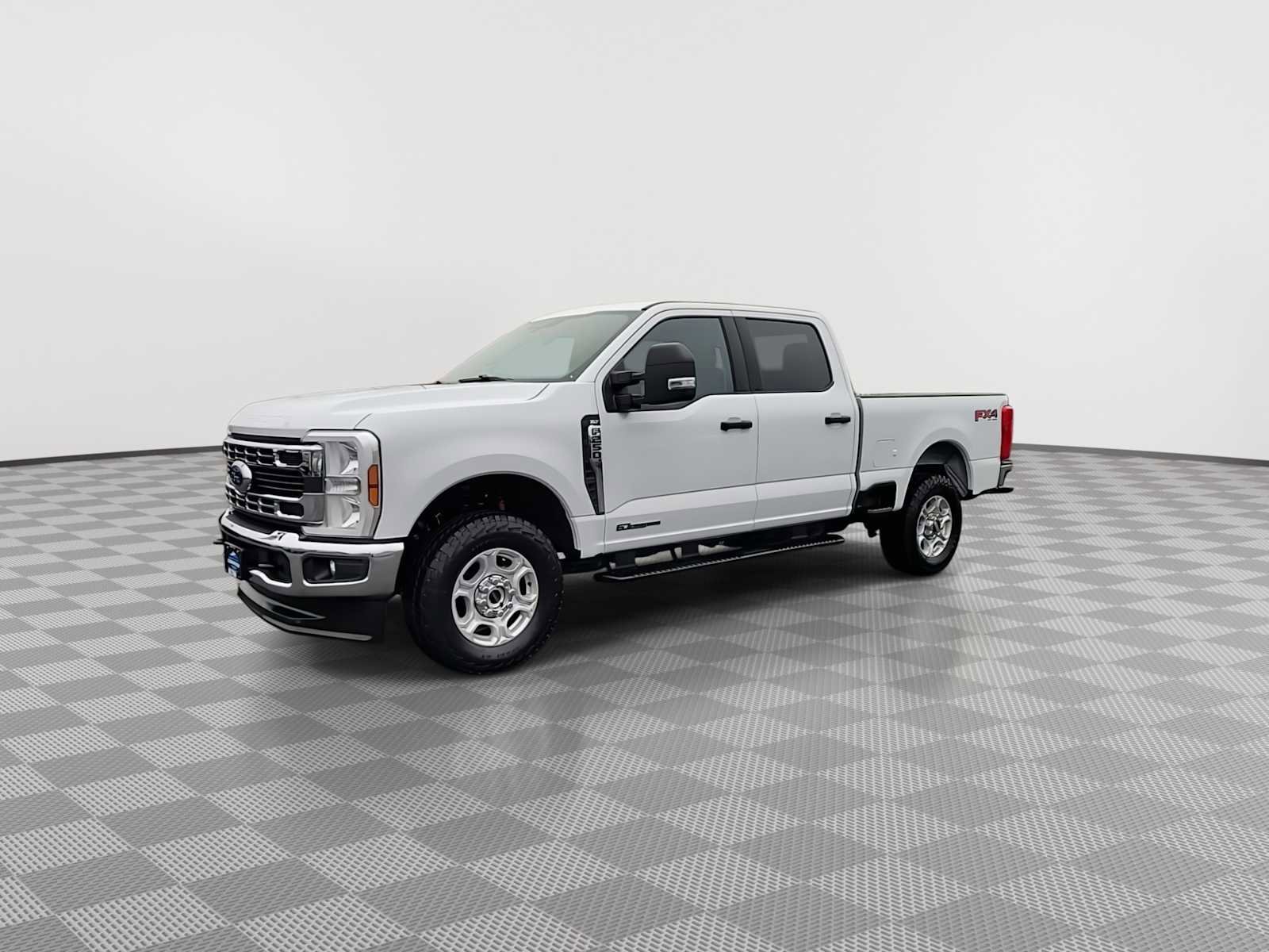 Used 2025 Ford F250 XLT w/ FX4 Off-Road Package image 4