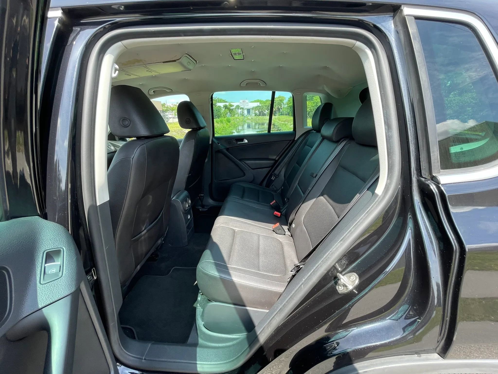 Used 2013 Volkswagen Tiguan SE FWD image 28
