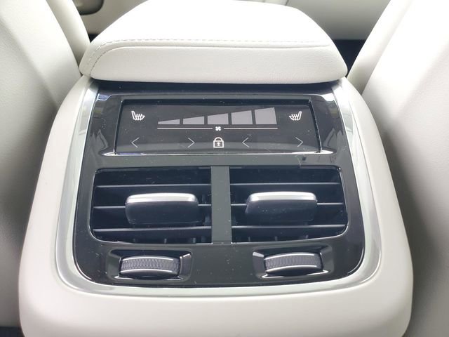 New 2026 Volvo XC60 B5 Ultra w/ Protection Package Premier image 30