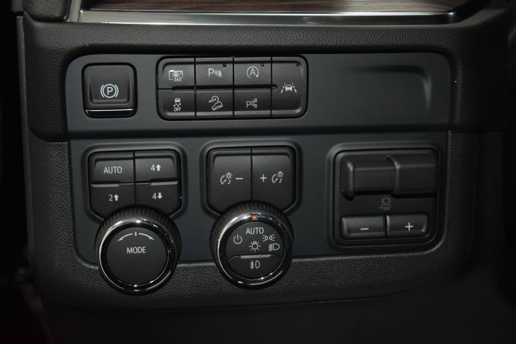 New 2026 Chevrolet Suburban Premier AWD/4WD image 36