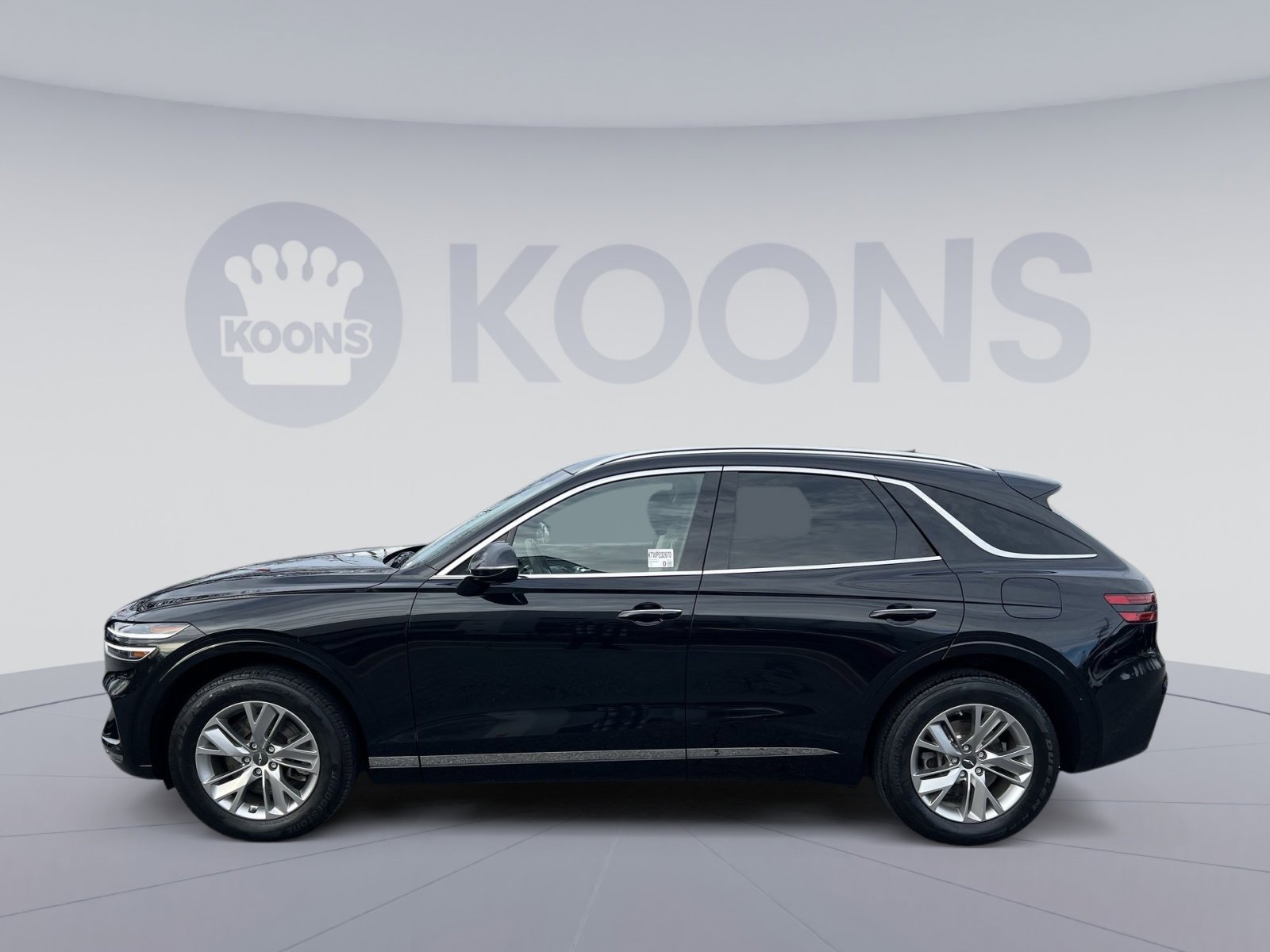 Used 2023 Genesis GV70 2.5T w/ Cargo Package image 2