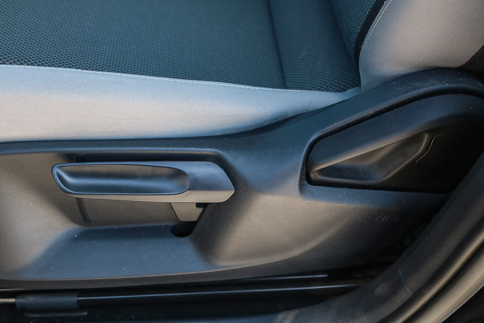 Used 2022 Volkswagen Taos S w/ IQ Drive S Package image 21