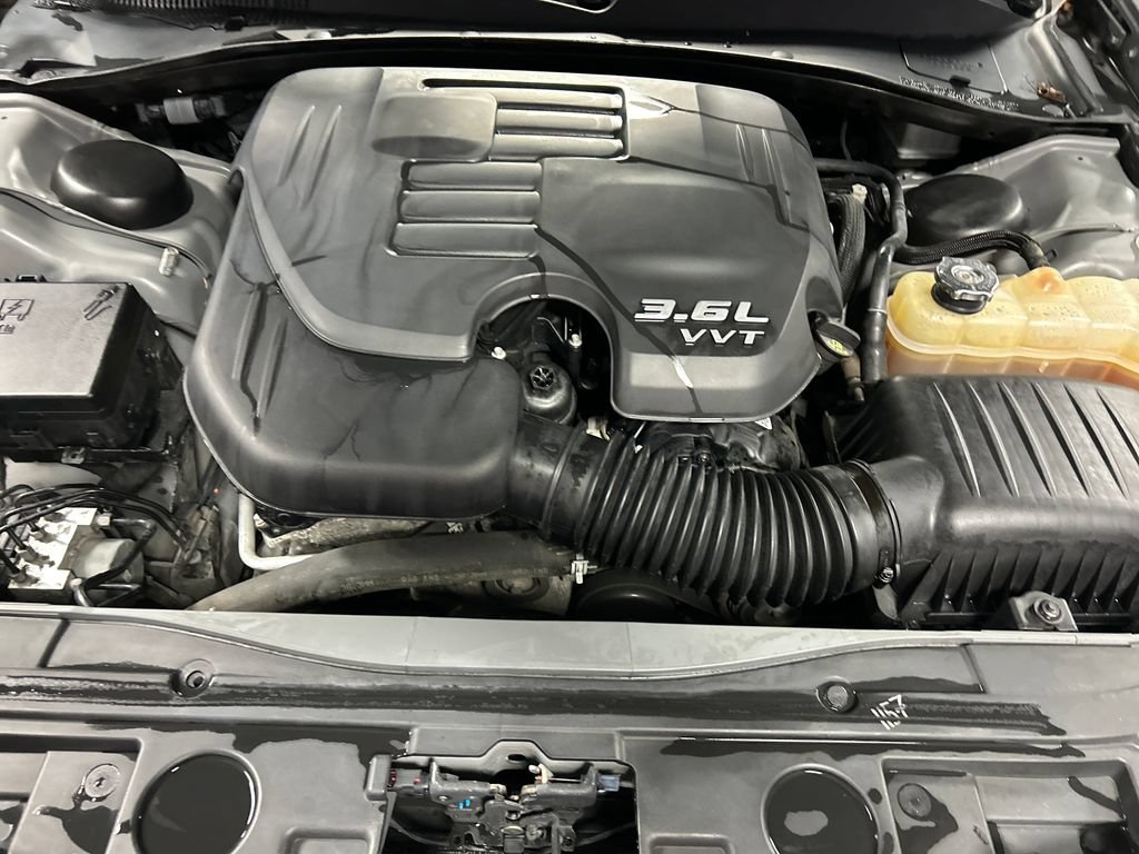 Used 2017 Chrysler 300 S AWD/4WD image 27