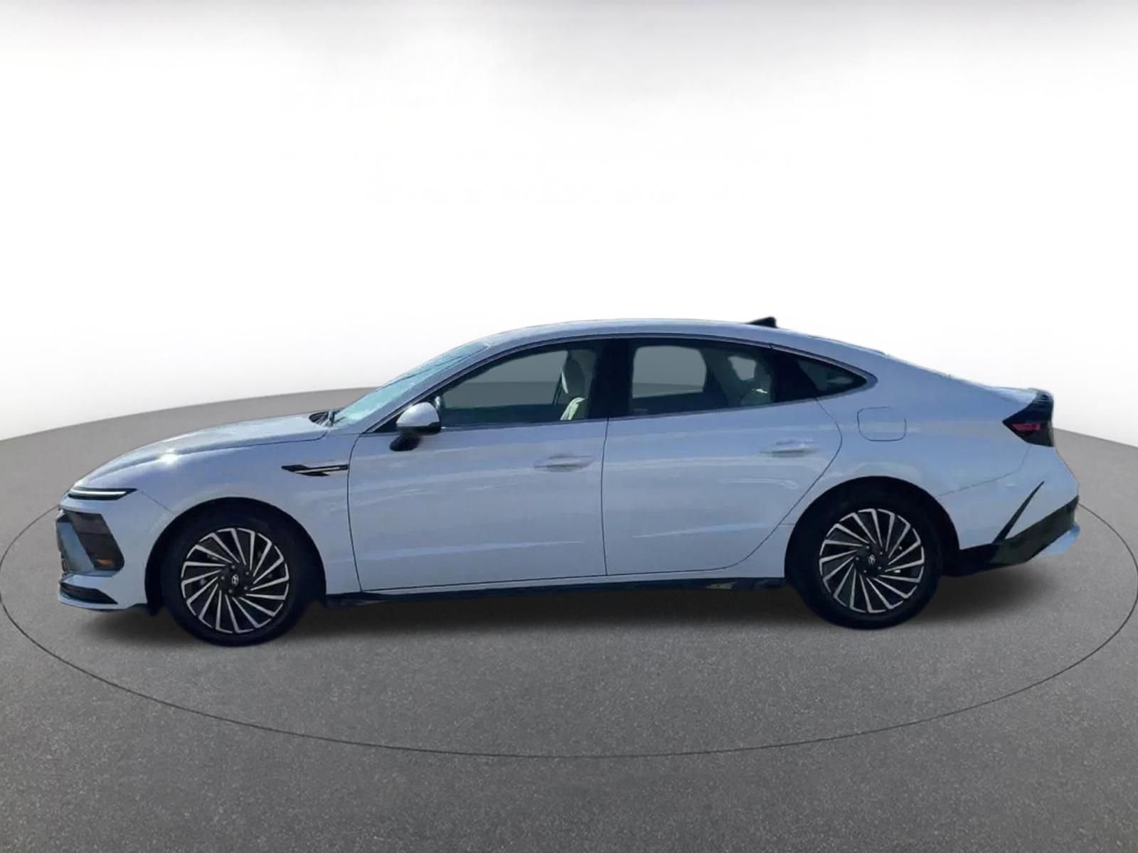 Used 2025 Hyundai Sonata SEL FWD image 9