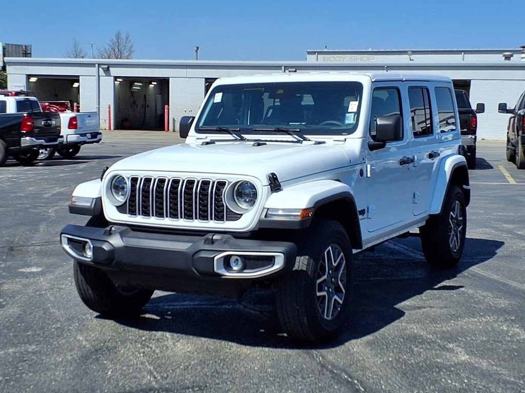 Used 2025 Jeep Wrangler Sahara image 2