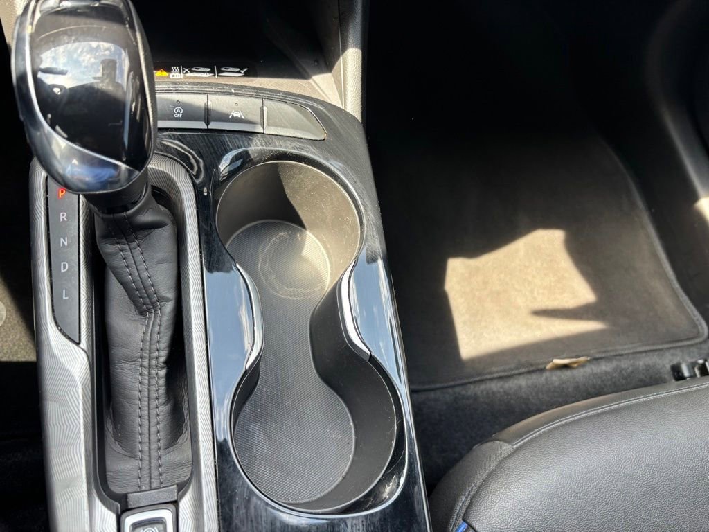 Used 2024 Buick Envista Sport Touring w/ Convenience I Package FWD image 23