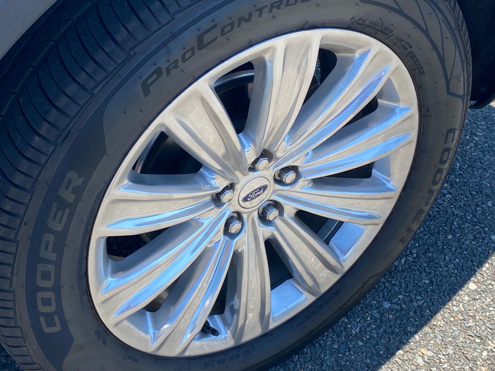 Certified 2020 Ford Explorer Limited RWD image 23