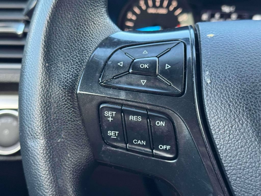 Used 2018 Ford Explorer XLT AWD/4WD image 23