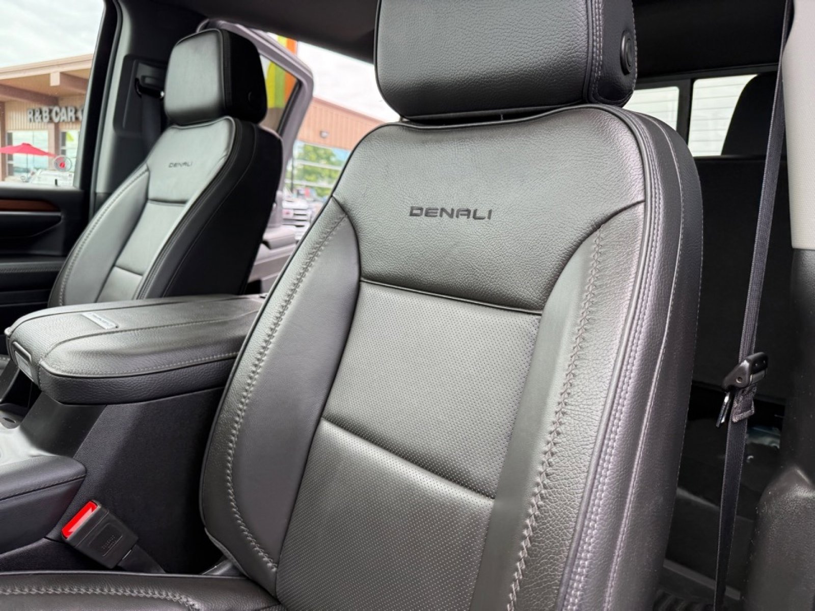 Used 2024 GMC Sierra 2500 Denali w/ Technology Package image 16