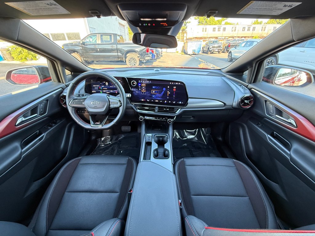 Used 2025 Chevrolet Equinox EV RS FWD image 22