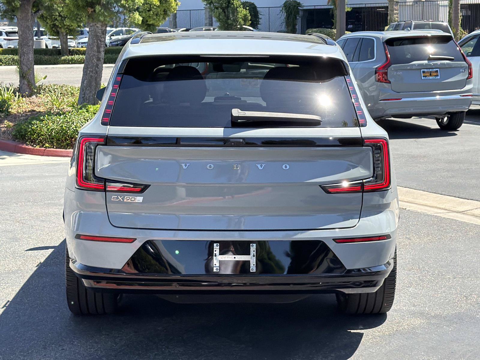 Certified 2025 Volvo EX90 Ultra AWD/4WD image 6