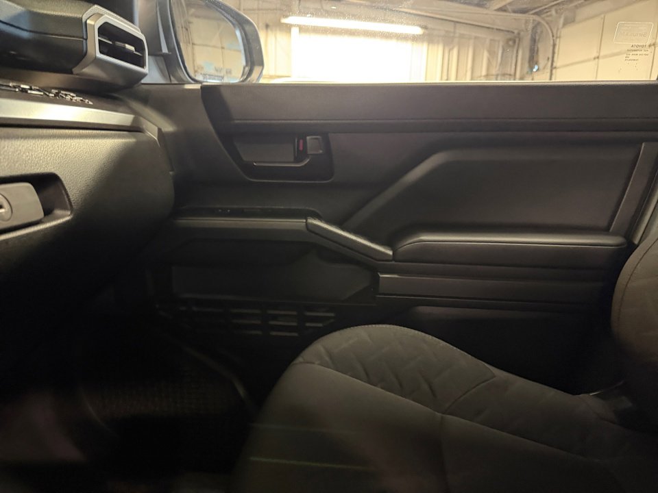 Certified 2025 Toyota Tacoma SR5 AWD/4WD image 35