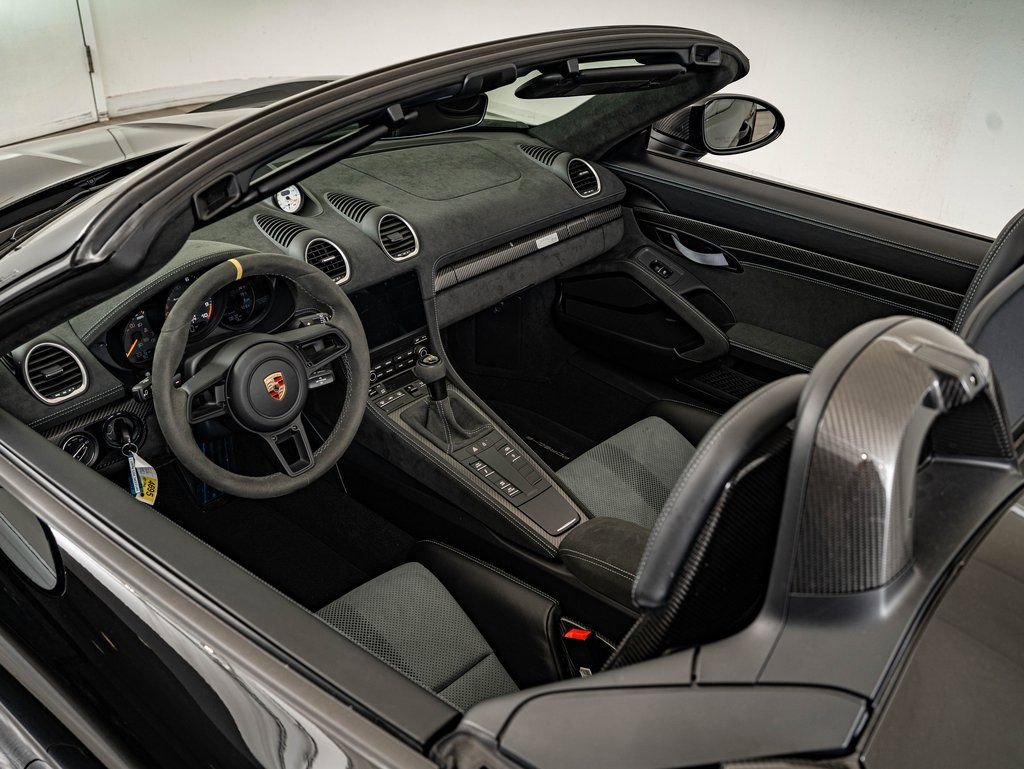 Certified 2025 Porsche 718 Boxster Spyder RS RWD image 25