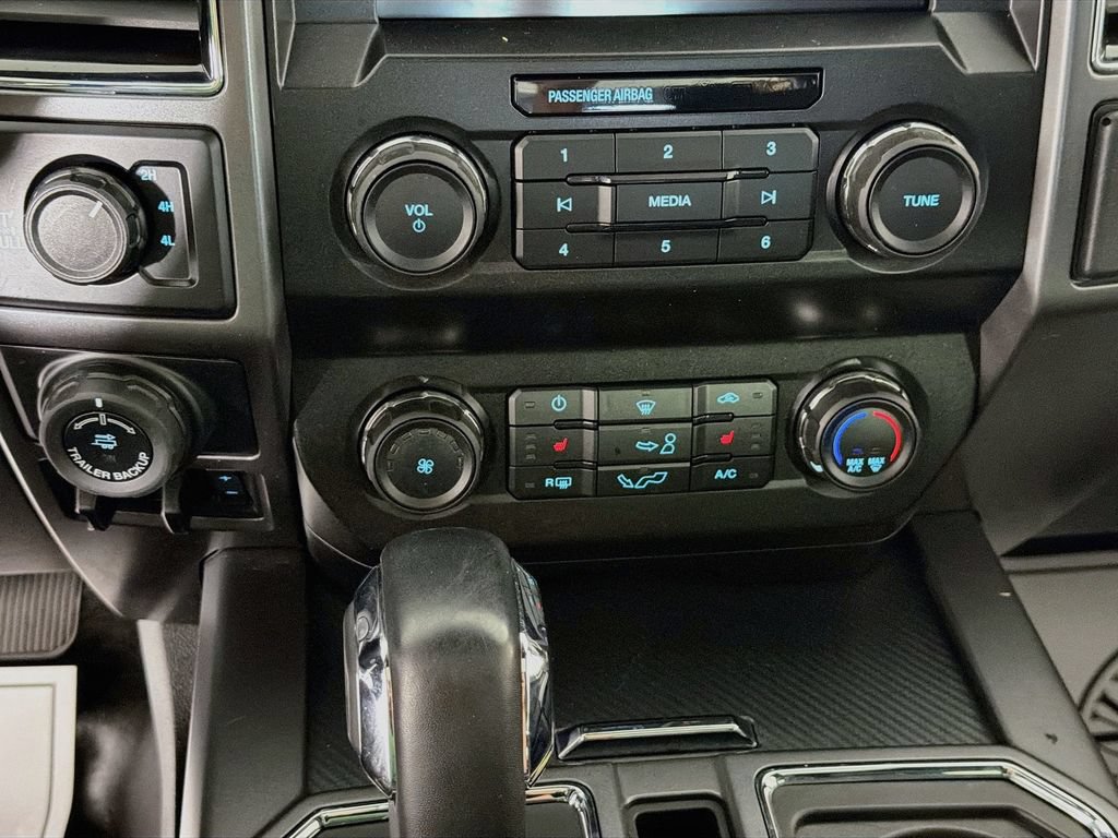 Used 2020 Ford F150 XLT w/ Equipment Group 302A Luxury AWD/4WD image 17
