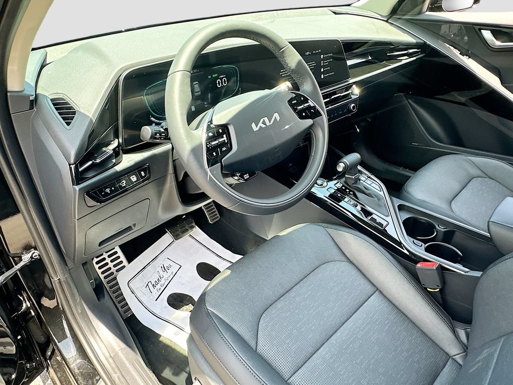 New 2026 Kia Niro SX Touring FWD image 9