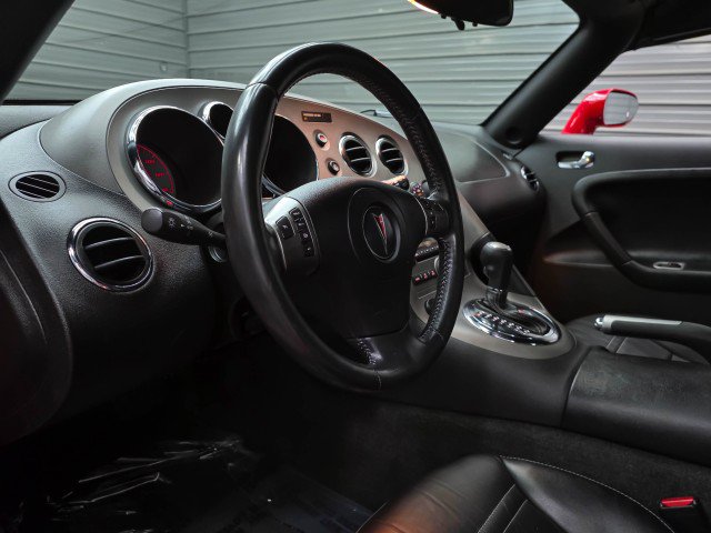 Used 2006 Pontiac Solstice Convertible w/ Premium Package RWD image 14