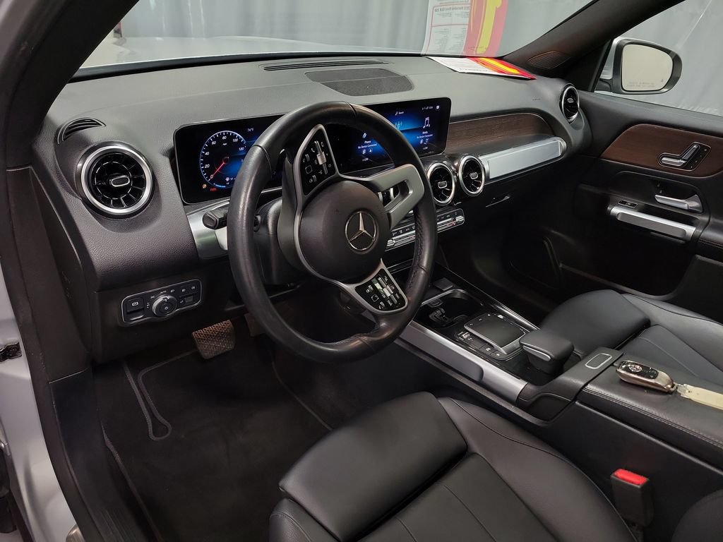 Used 2021 Mercedes-Benz GLB 250 w/ Premium Package image 13