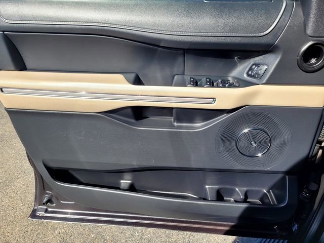 Used 2024 Ford Expedition Limited image 15
