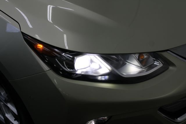 Used 2017 Chevrolet Volt Premier w/ Driver Confidence II Package FWD image 32