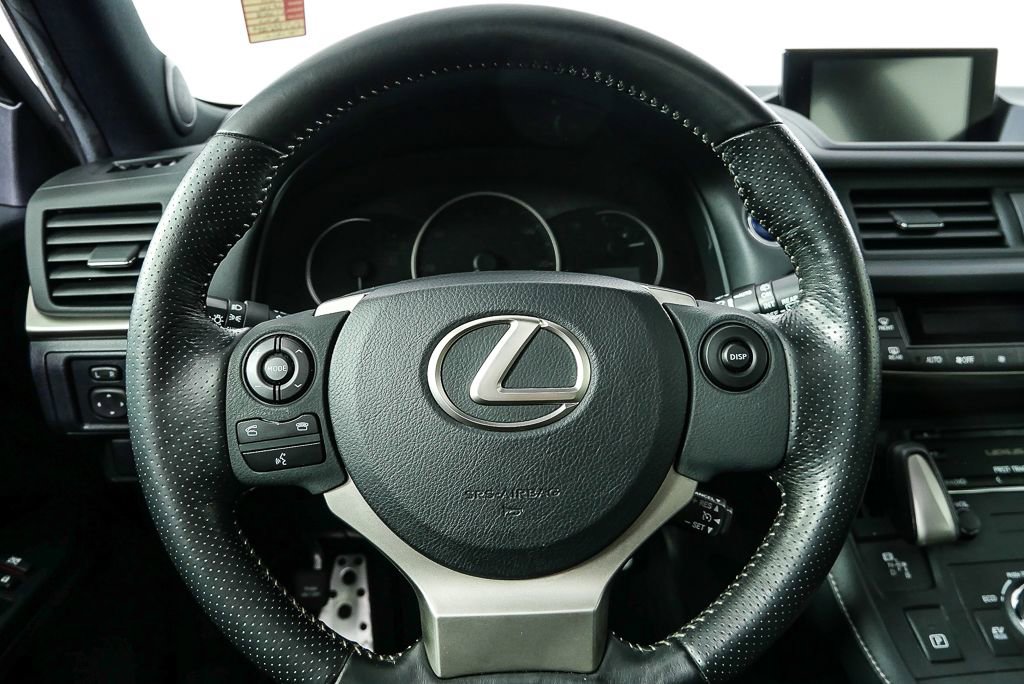 Used 2017 Lexus CT 200h image 9