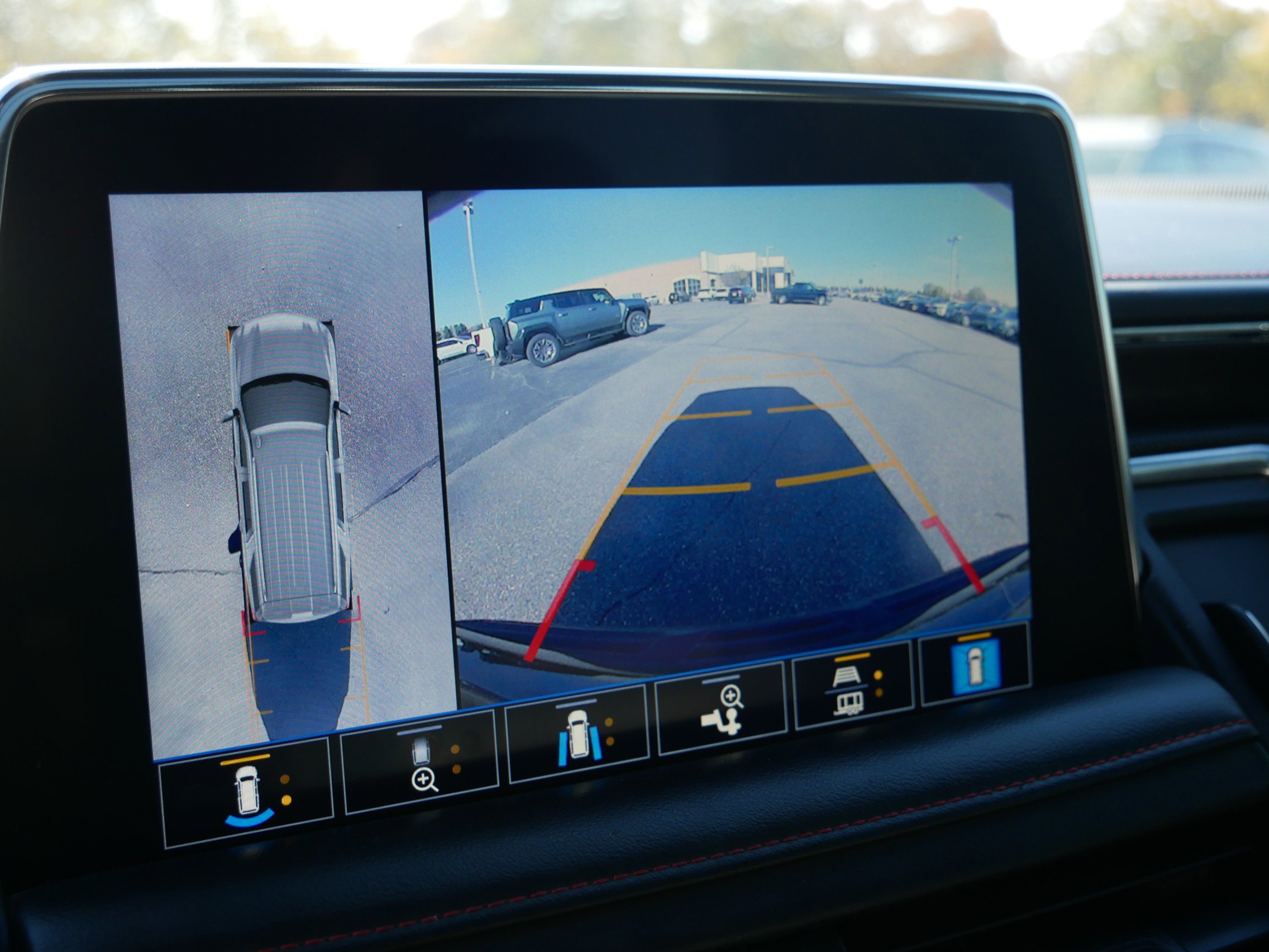 Used 2021 Chevrolet Tahoe RST w/ Luxury Package image 26