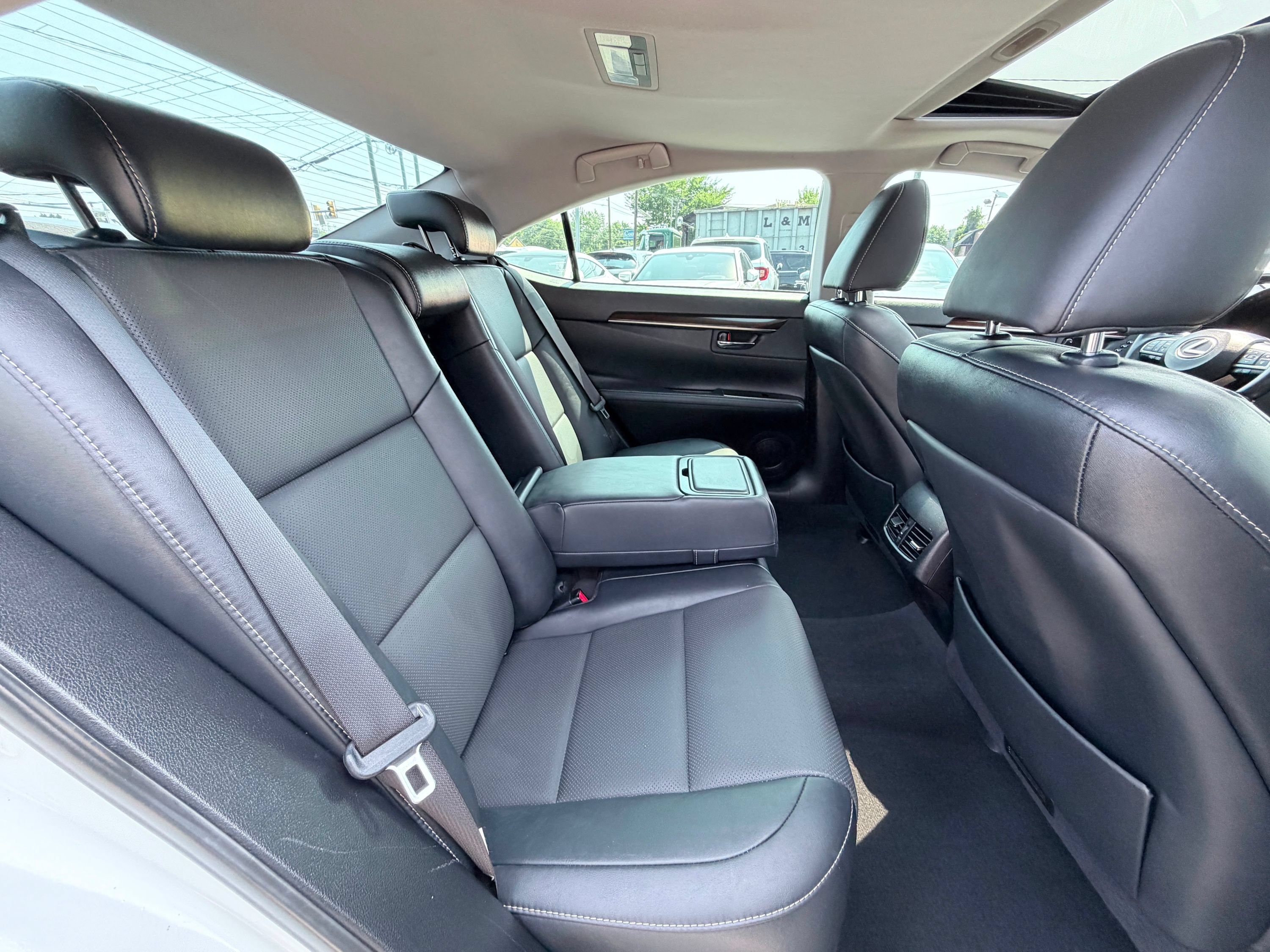 Used 2018 Lexus ES 350 w/ Premier Package FWD image 20