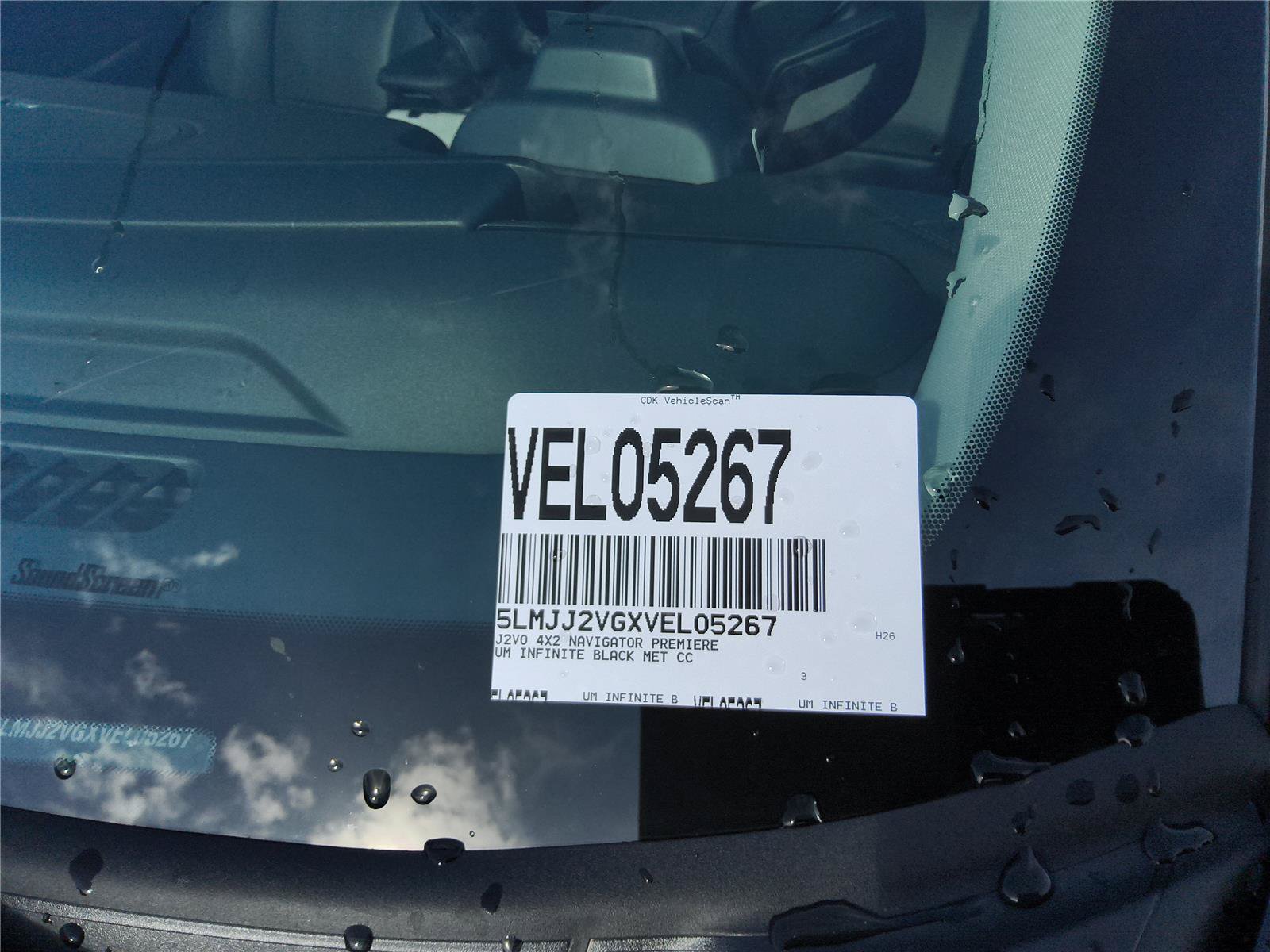 New 2027 Lincoln Navigator Premiere RWD image 11