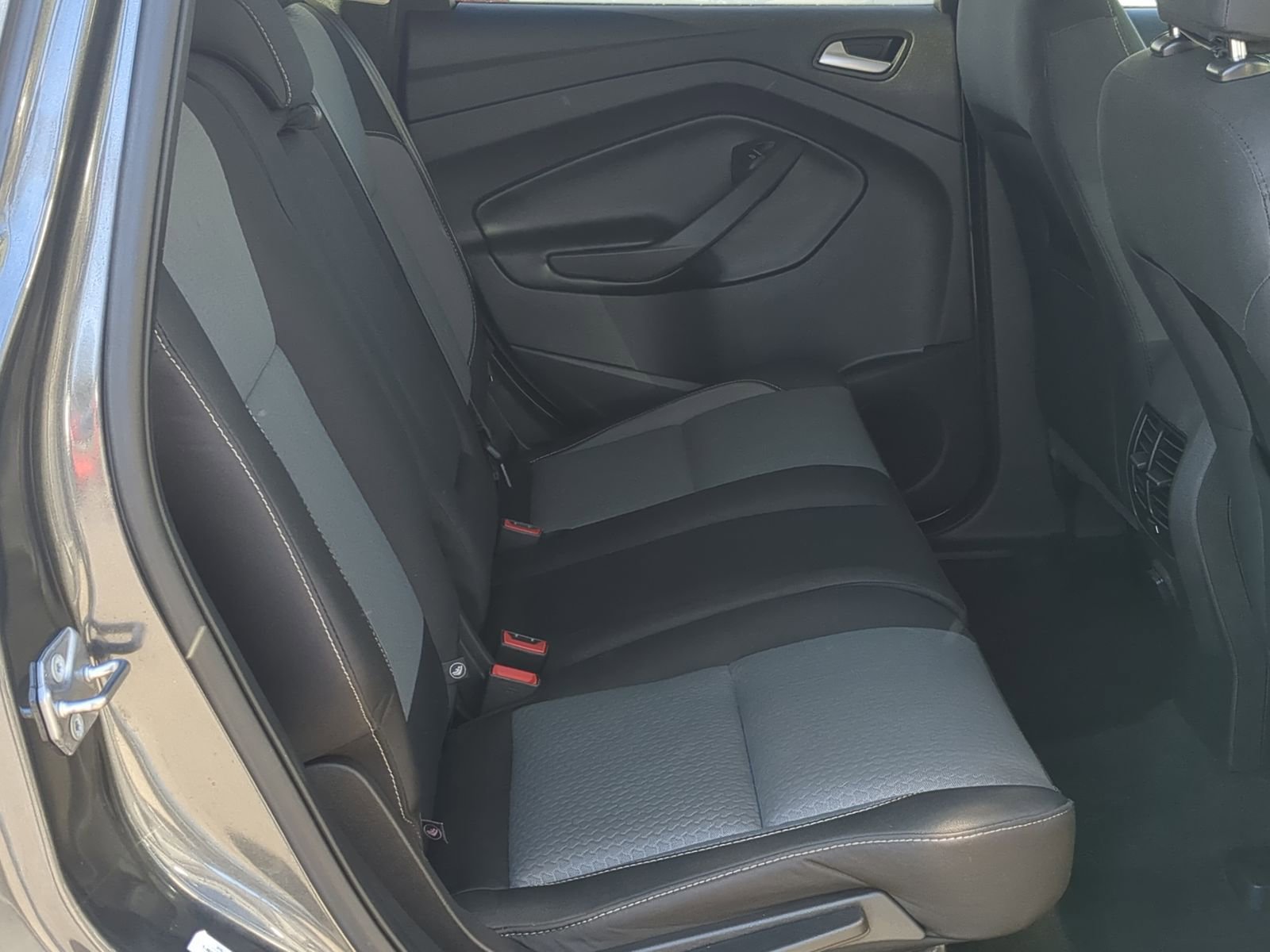 Used 2019 Ford Escape SE image 23