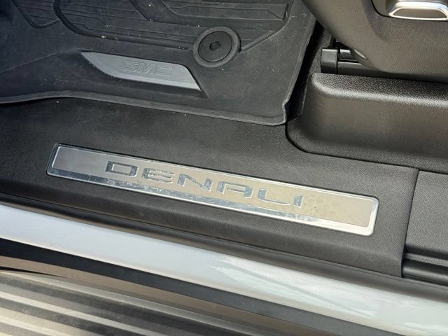 Used 2024 GMC Yukon Denali Ultimate AWD/4WD image 23