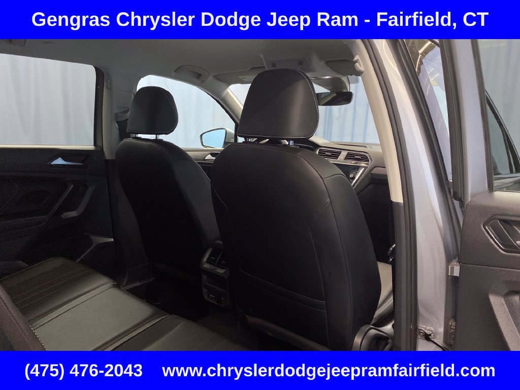 Used 2023 Volkswagen Tiguan SE AWD/4WD image 35