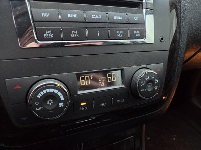 Used 2011 Cadillac DTS image 11