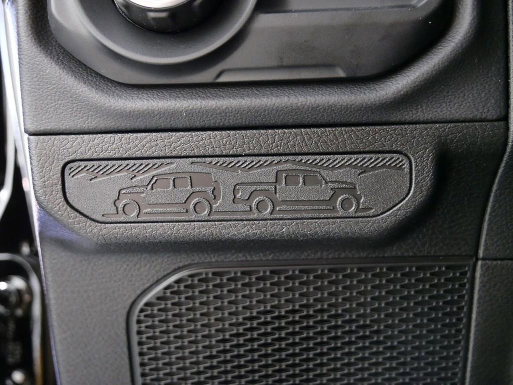 Certified 2024 Jeep Gladiator Sport w/ Premium Package image 37