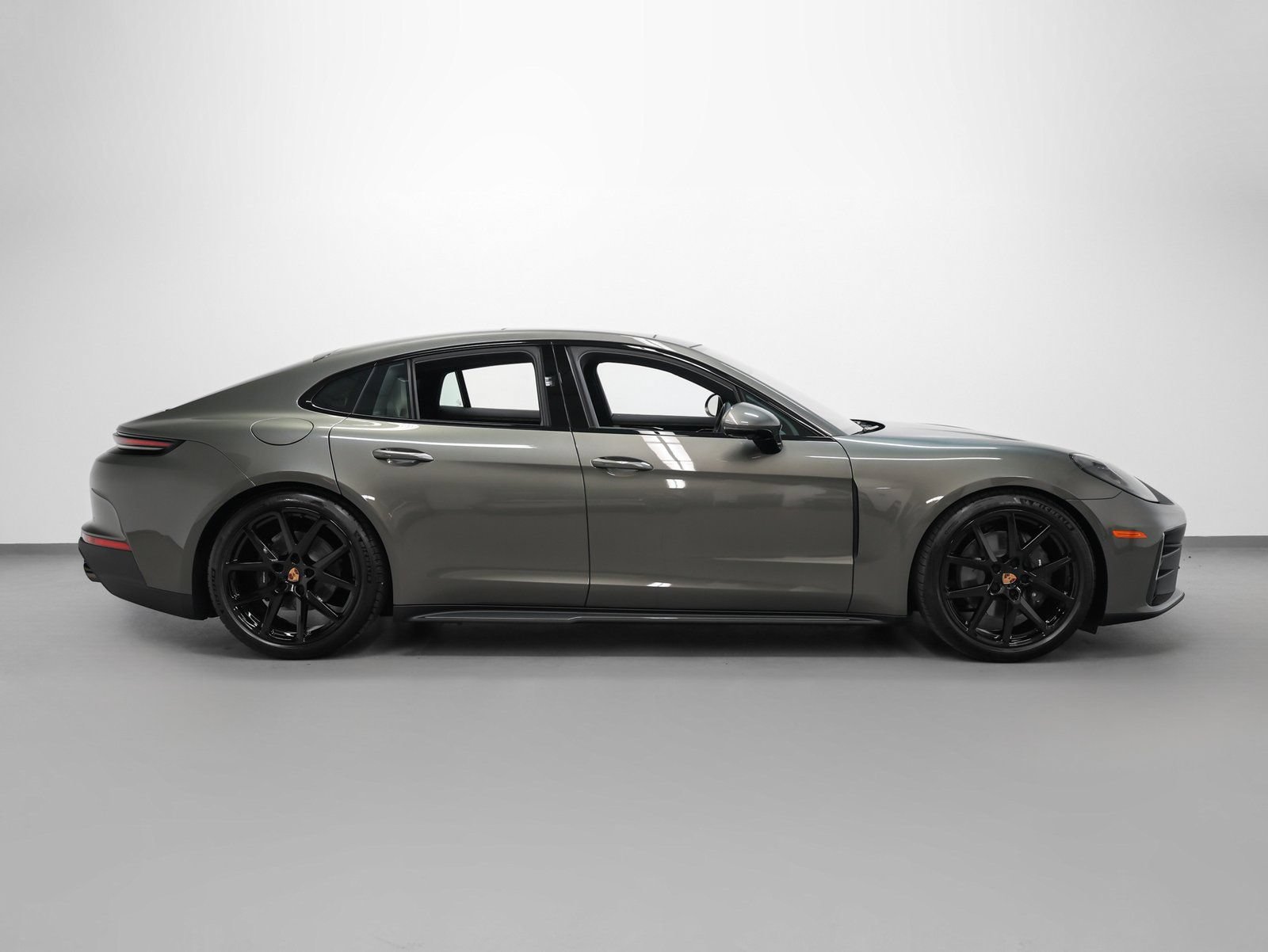 New 2026 Porsche Panamera 4 AWD/4WD image 14