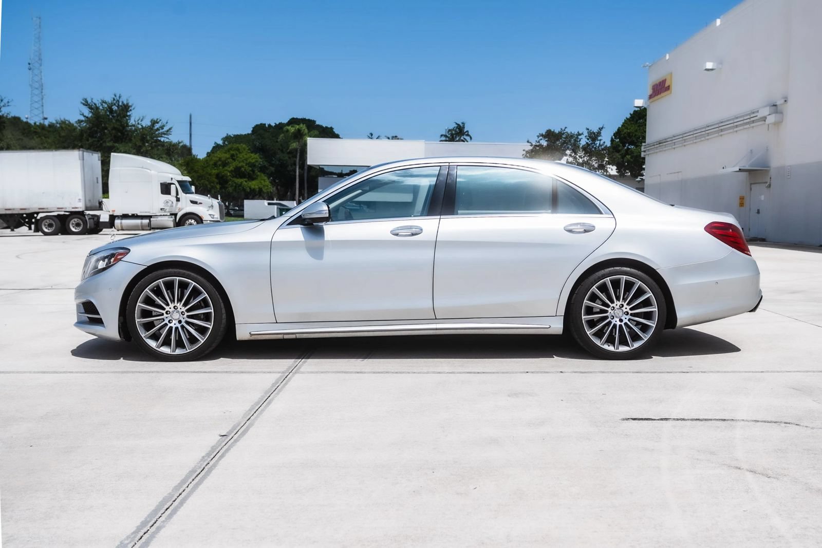 Used 2016 Mercedes-Benz S 550 Sedan image 9