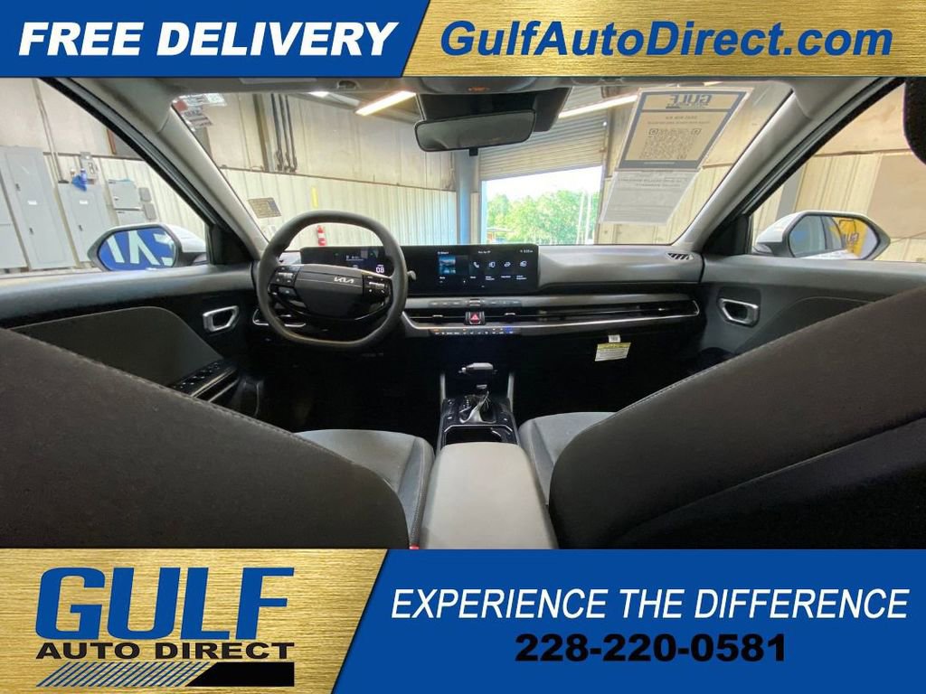 Used 2025 Kia K4 FWD image 2
