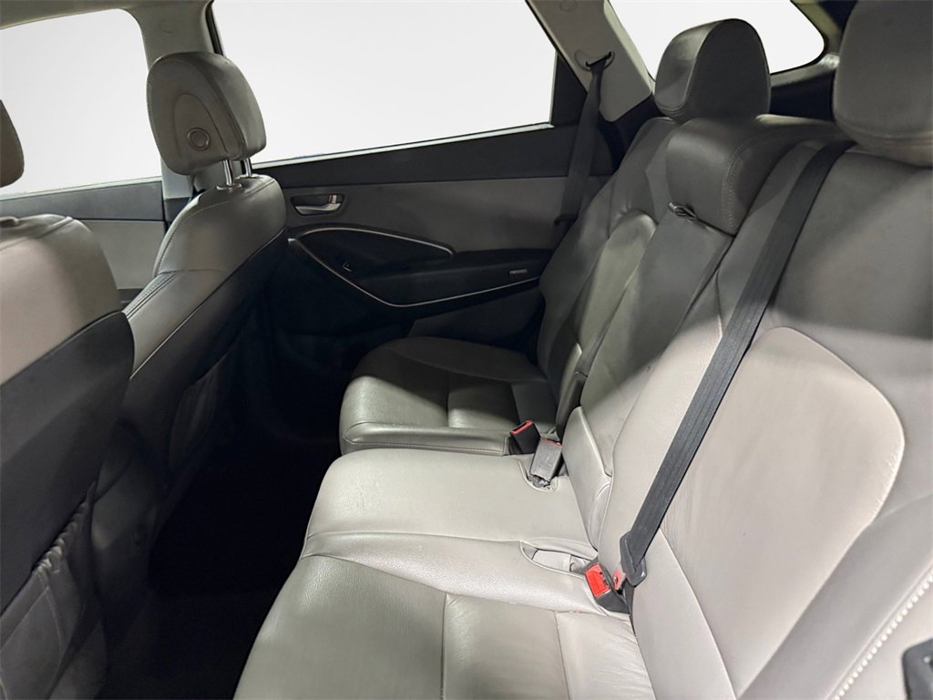Used 2017 Hyundai Santa Fe SE image 24