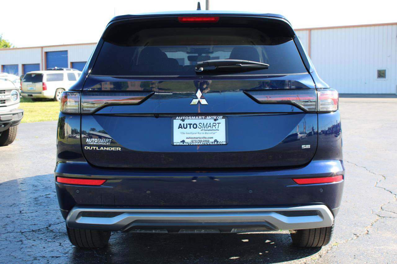 Used 2025 Mitsubishi Outlander SE FWD image 5
