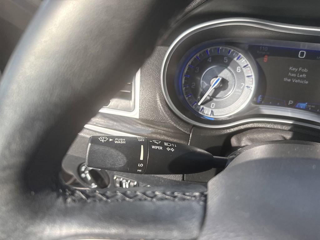 Used 2018 Chrysler 300 Touring L image 26